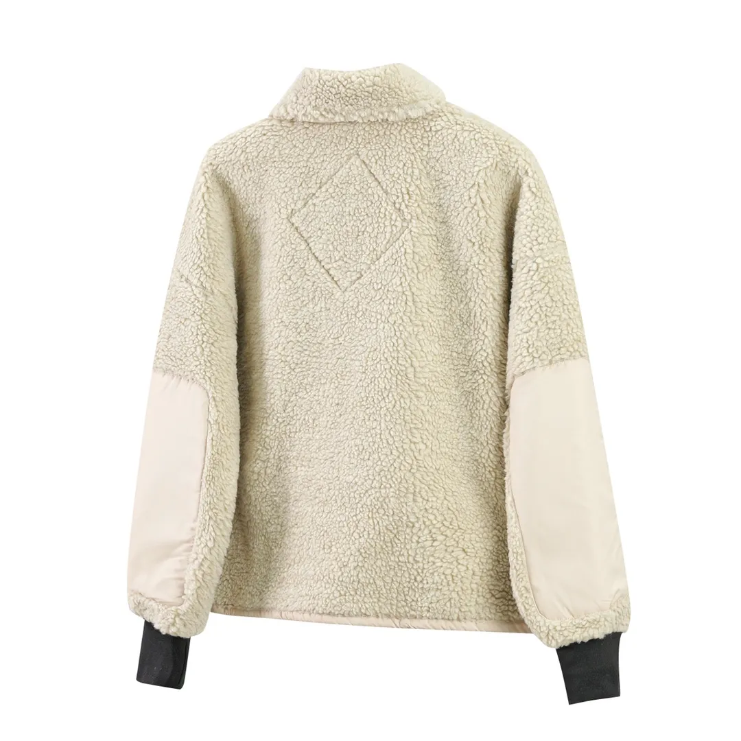 P620 Canada Goose/Canada Goose Lambswool Zip Stand Collar Sweatshirt Simcoe Lambswool Zip Jacket is made of Kind artificial long-hair sherpa. Our new generation of wool fleece helps keep the earth cold and the people on it warm. It features dropped shoulders, a high collar and an adjustable waist hem with internal drawstrings. Standard embroidery color label; top-quality goose Simcoe lambskin color: apricot black size: S M L